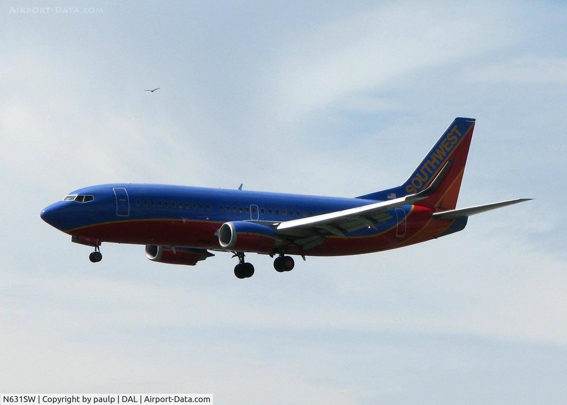 N631SW, 1996 Boeing 737-3H4 C/N 27706, Landing on 13R.