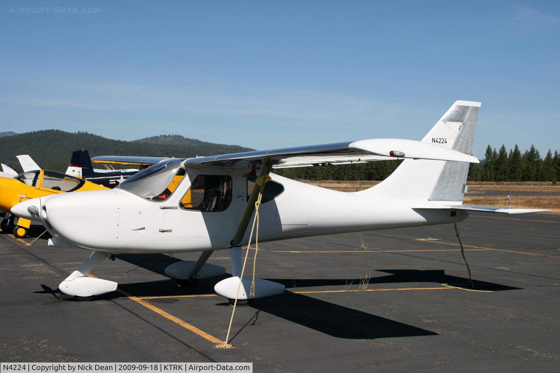 N4224, 2003 Reeves Arlo STARBIRD C/N 5489, KTRK