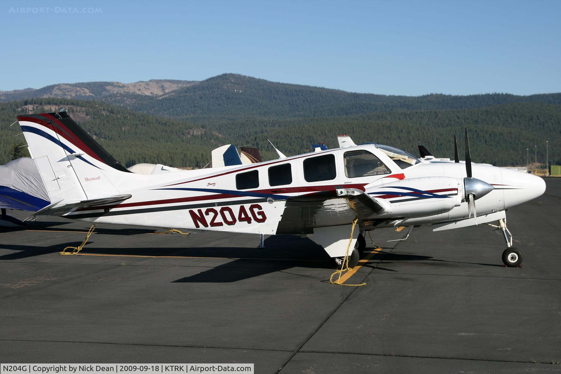 N204G, Raytheon Aircraft Company 58 C/N TH-2042, KTRK