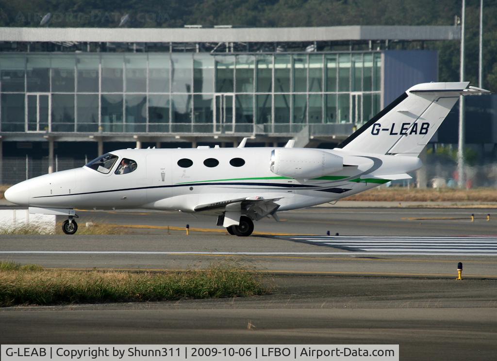 G-LEAB, 2008 Cessna 510 Citation Mustang Citation Mustang C/N 510-0073, Ready for take off rwy 14L