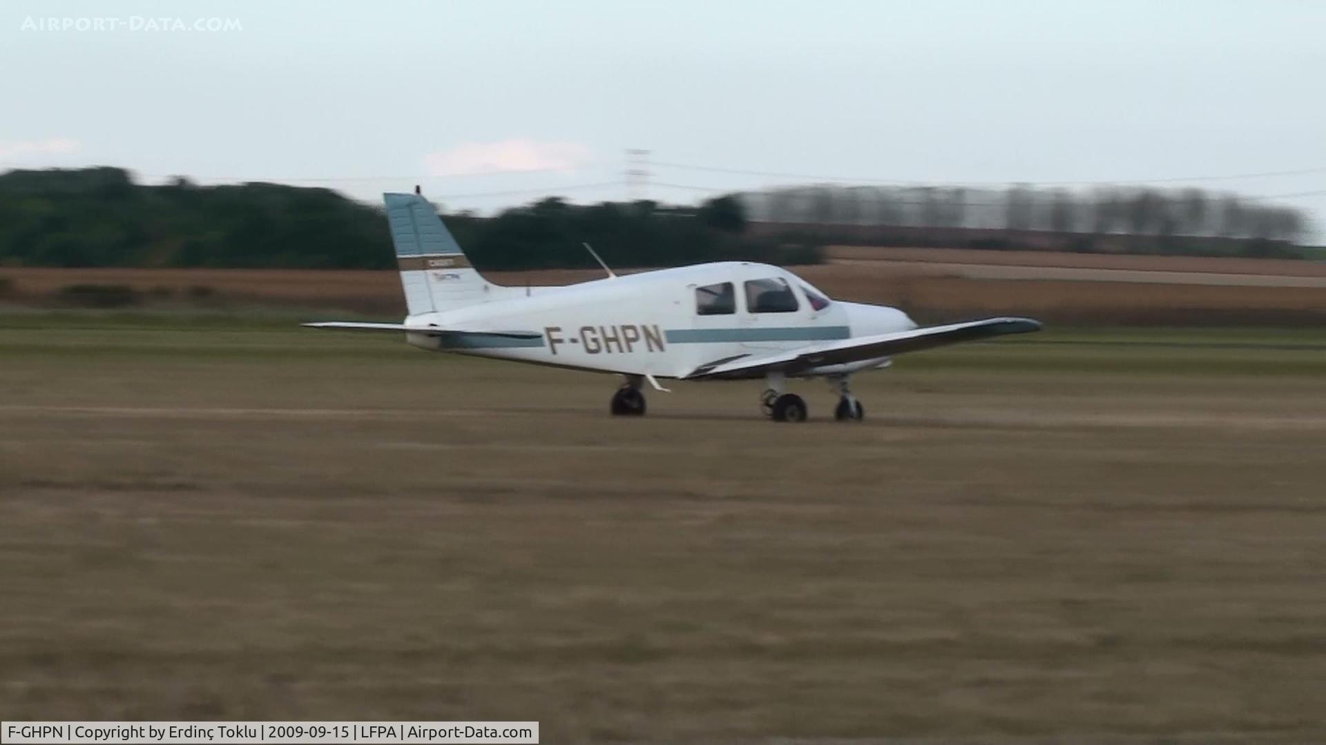 F-GHPN, Piper PA-28-161 Warrior II C/N 28-41252, Rolling on the 10 grass at Persan-Beaumont