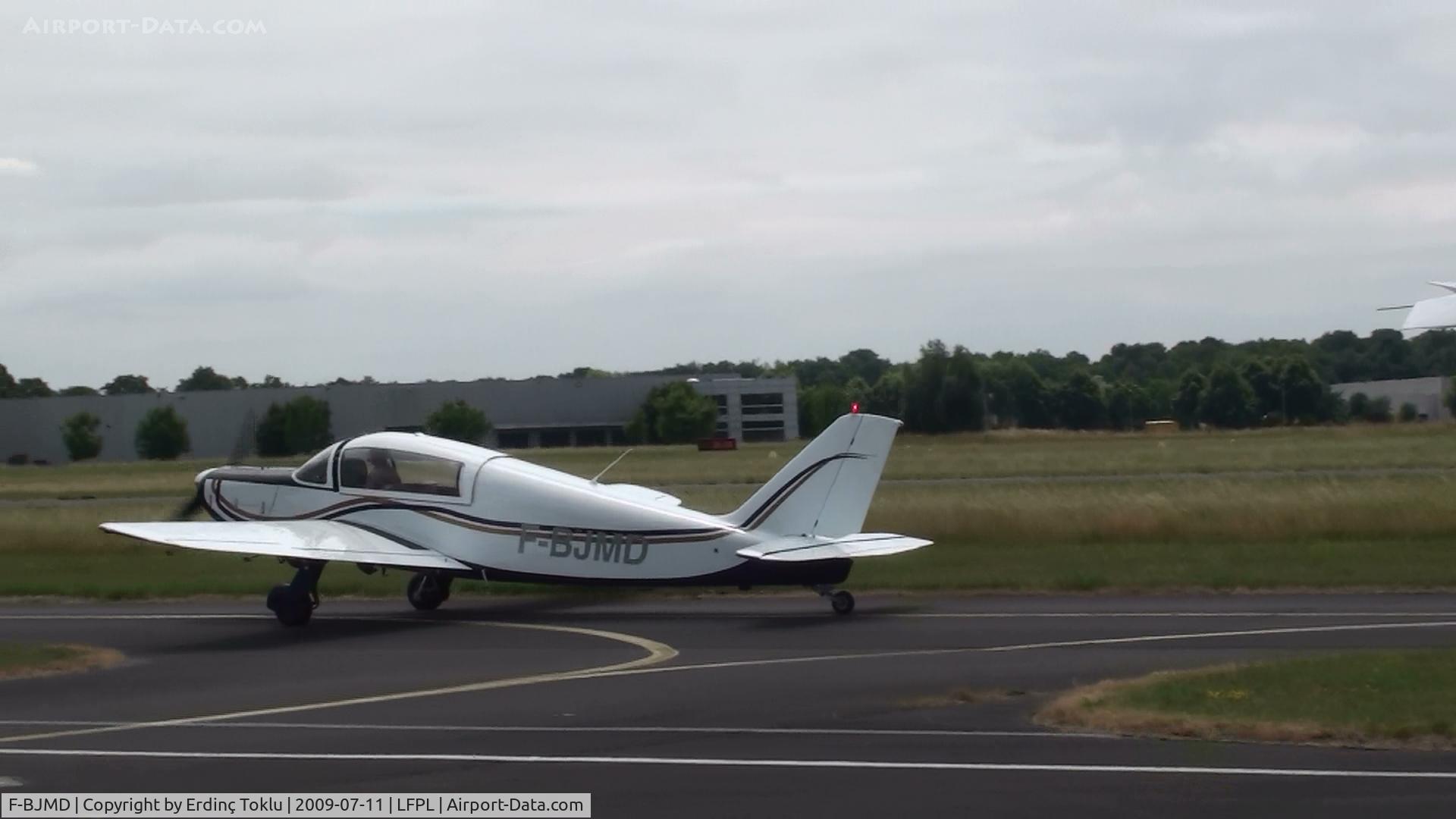 F-BJMD, Scintex ML-250 Rubis C/N 03, Taxiing at Lognes-Emerainville