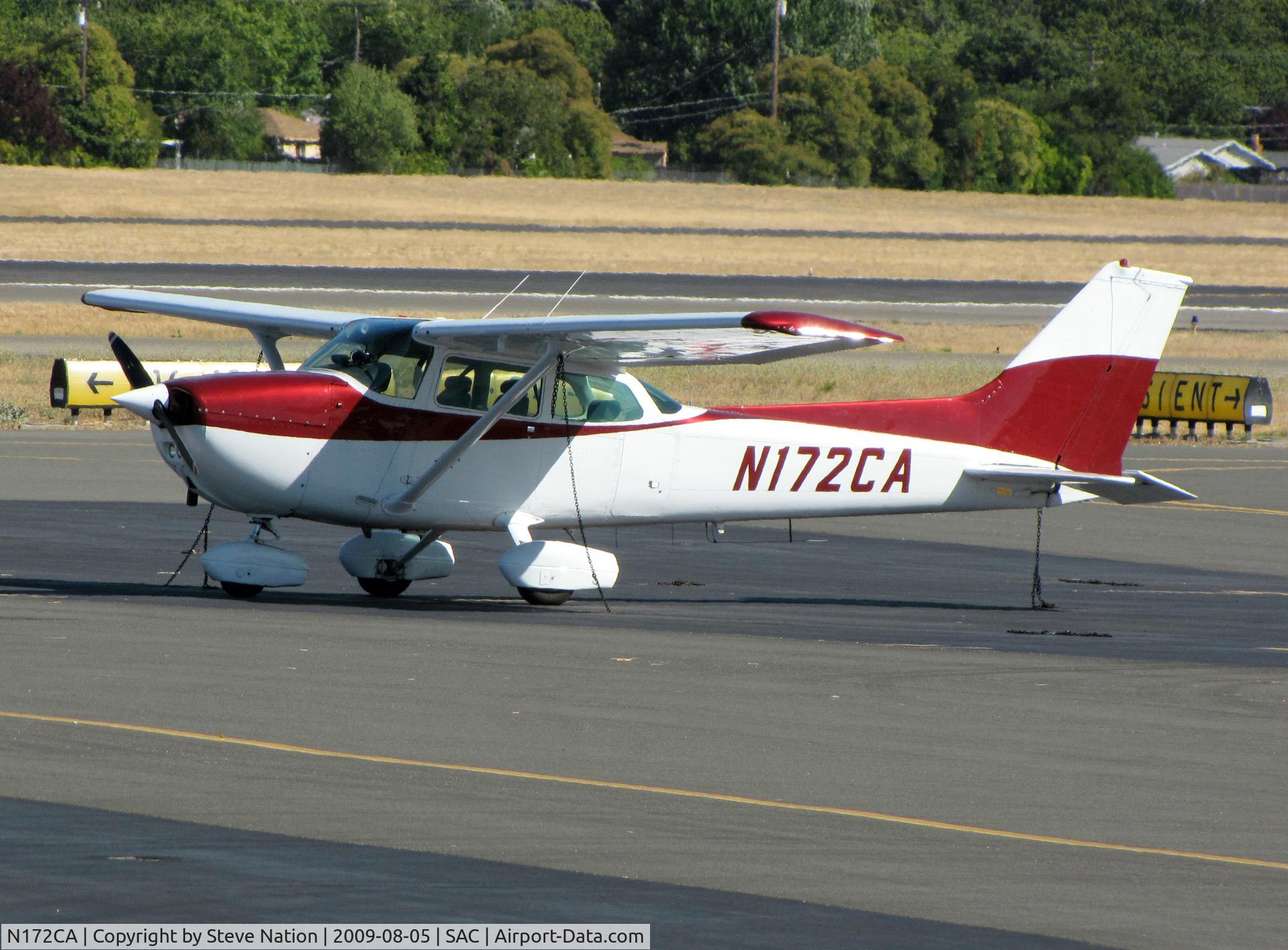 N172CA, 1978 Cessna 172N C/N 17270629, 1978 Cessna 172N in new red & white colors