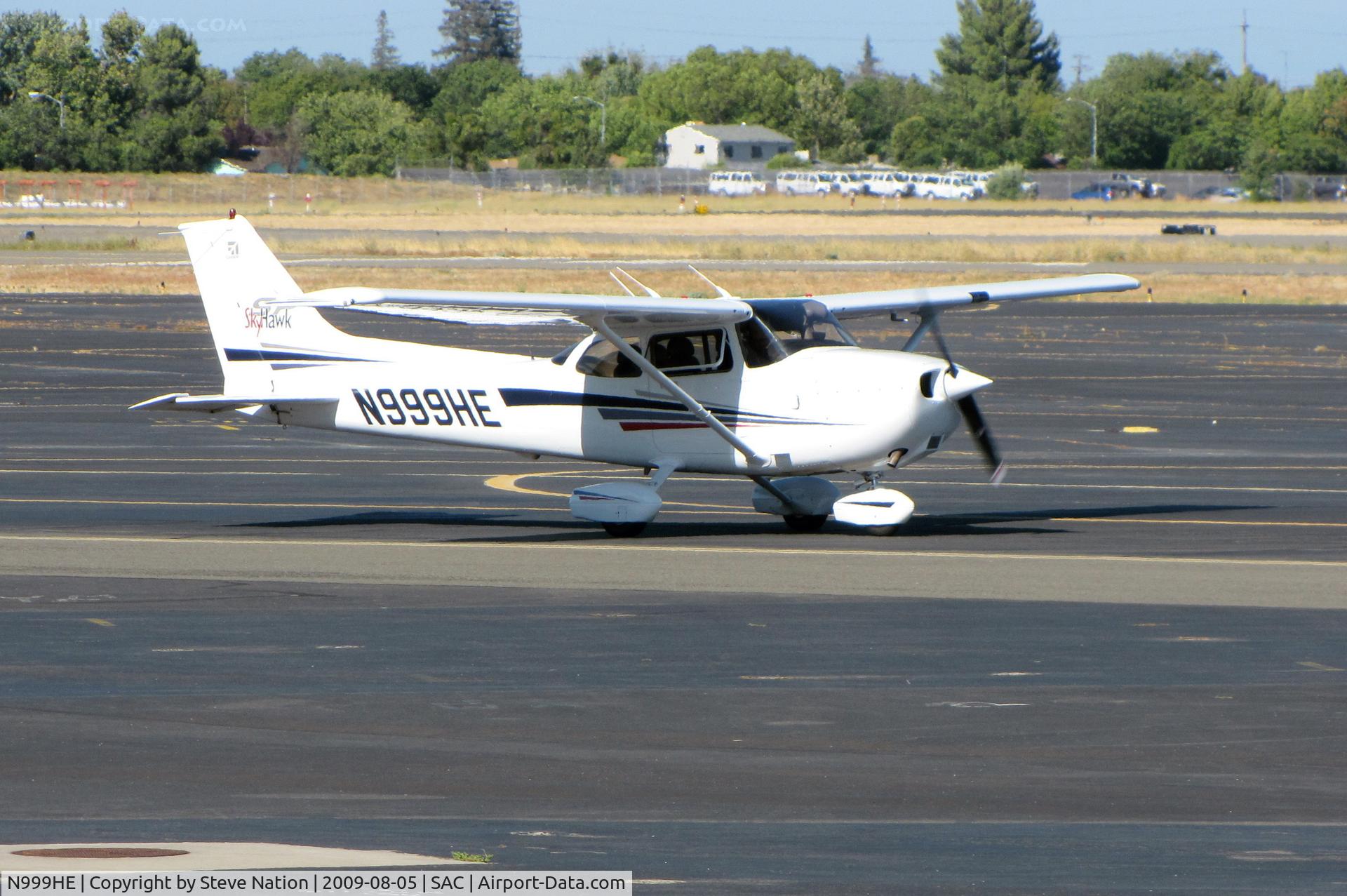 N999HE, 2002 Cessna 172S C/N 172S9245, 2002 Cessna 172S visiting