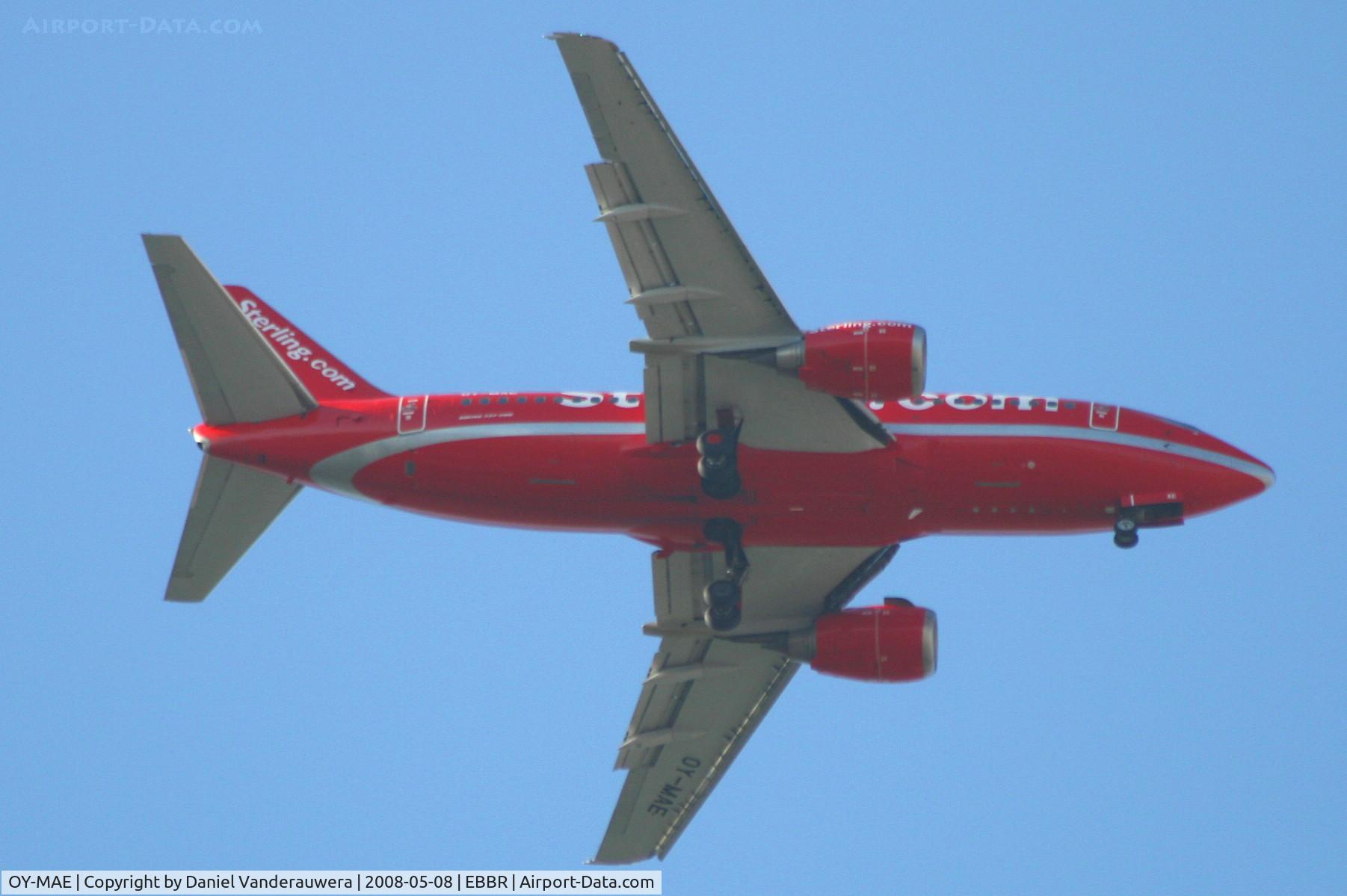 OY-MAE, 1991 Boeing 737-5L9 C/N 25066, Approach to rwy 07R