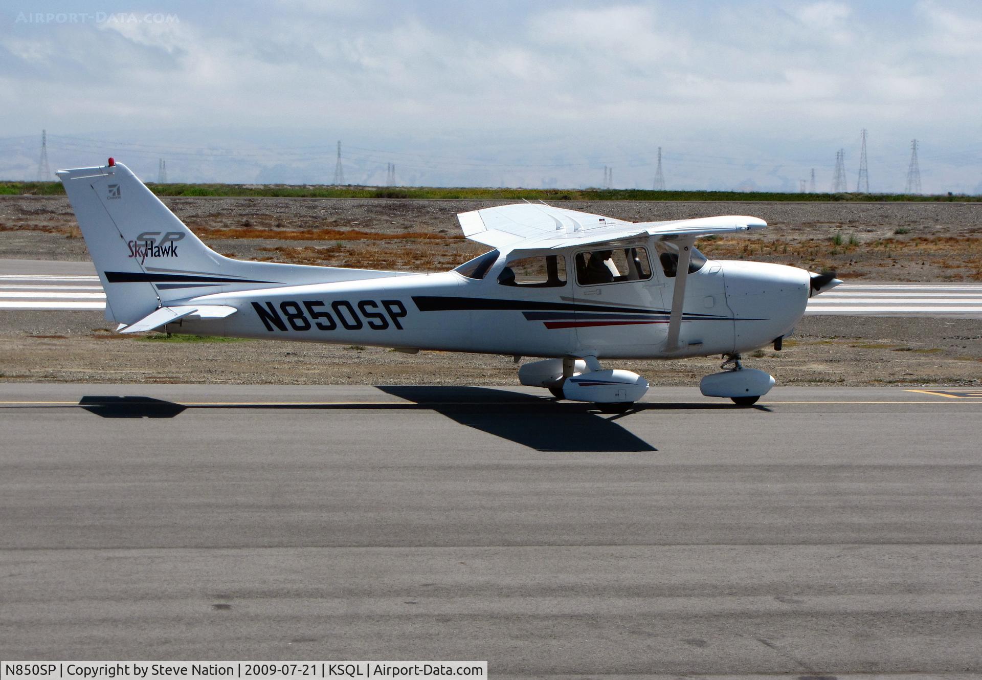 N850SP, 2001 Cessna 172S C/N 172S8758, 2001 Cessna 172S taxiing