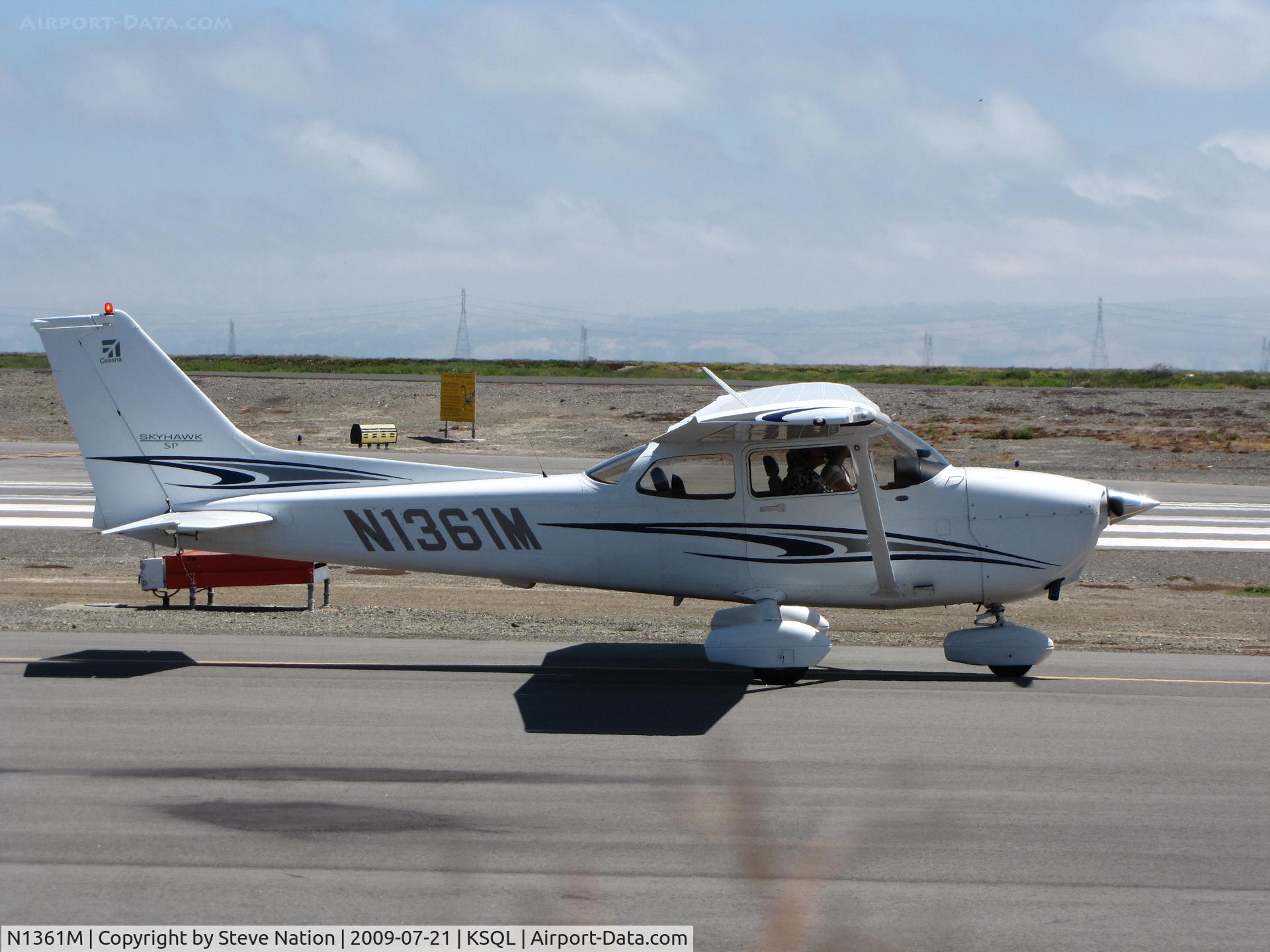 N1361M, 2005 Cessna 172S Skyhawk SP C/N 172S9842, Locally-based 2005 Cessna 172S taxiing