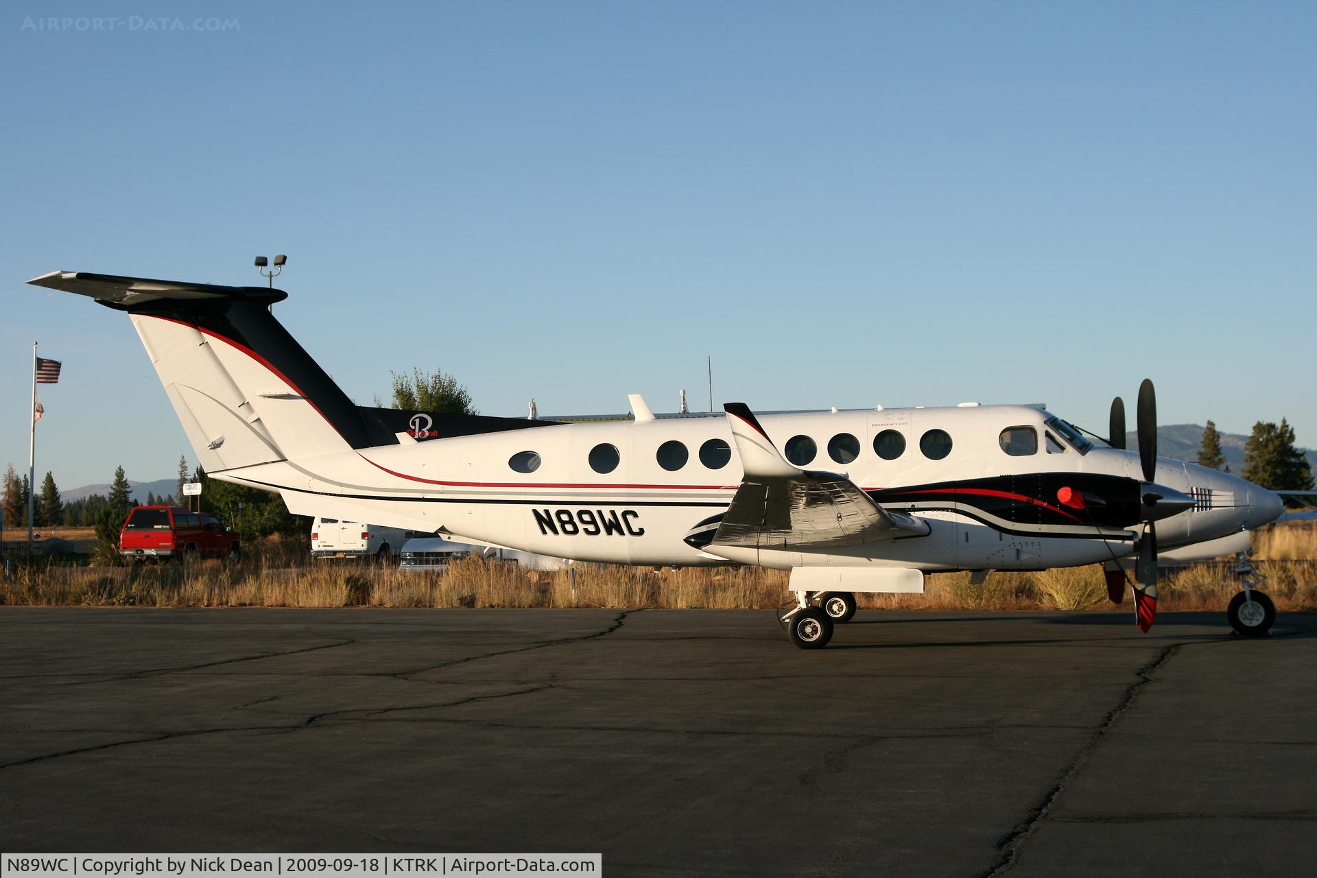 N89WC, 1992 Beech B300 King Air C/N FL-72, KTRK
