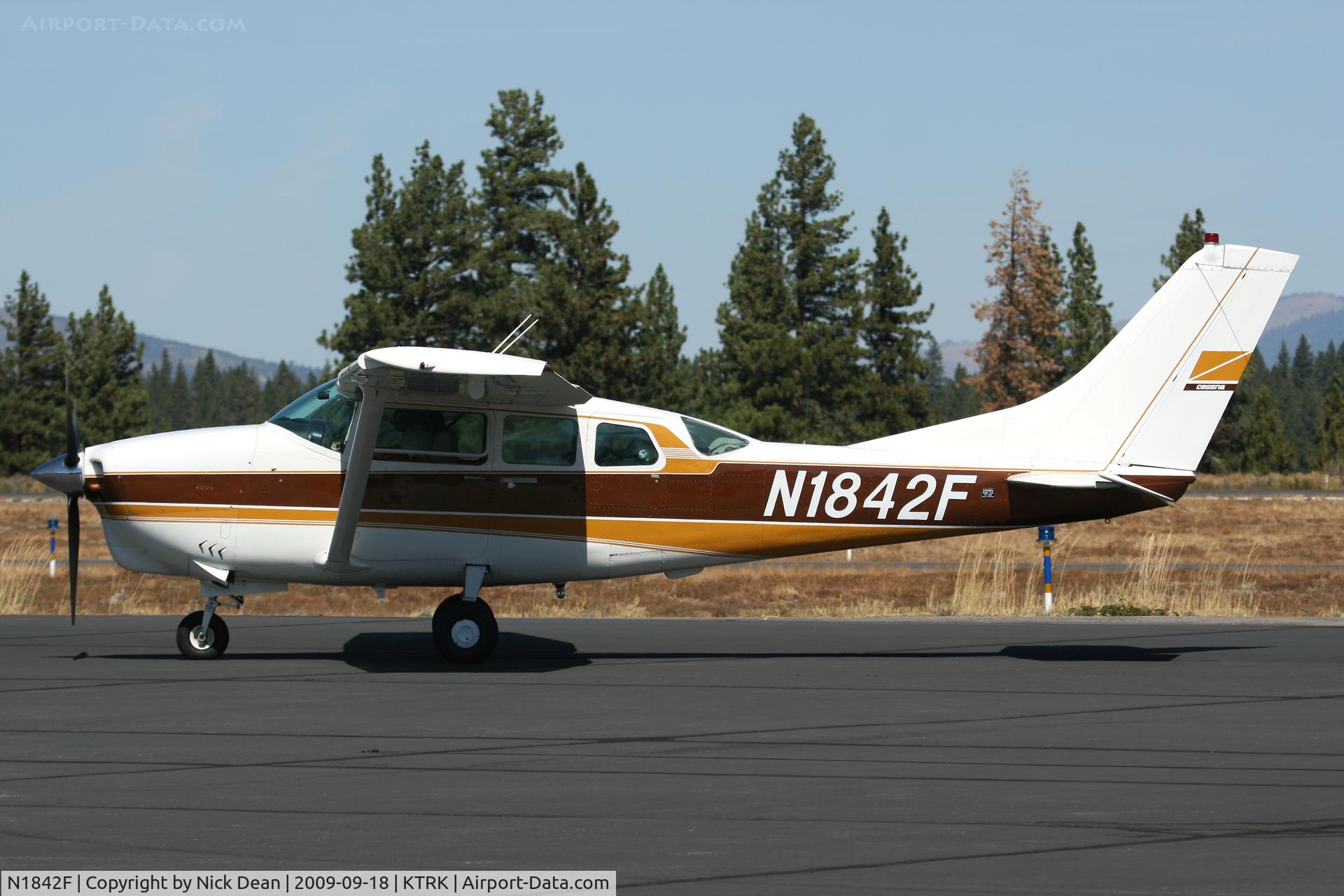 N1842F, 1966 Cessna 210F Centurion C/N 21058742, KTRK