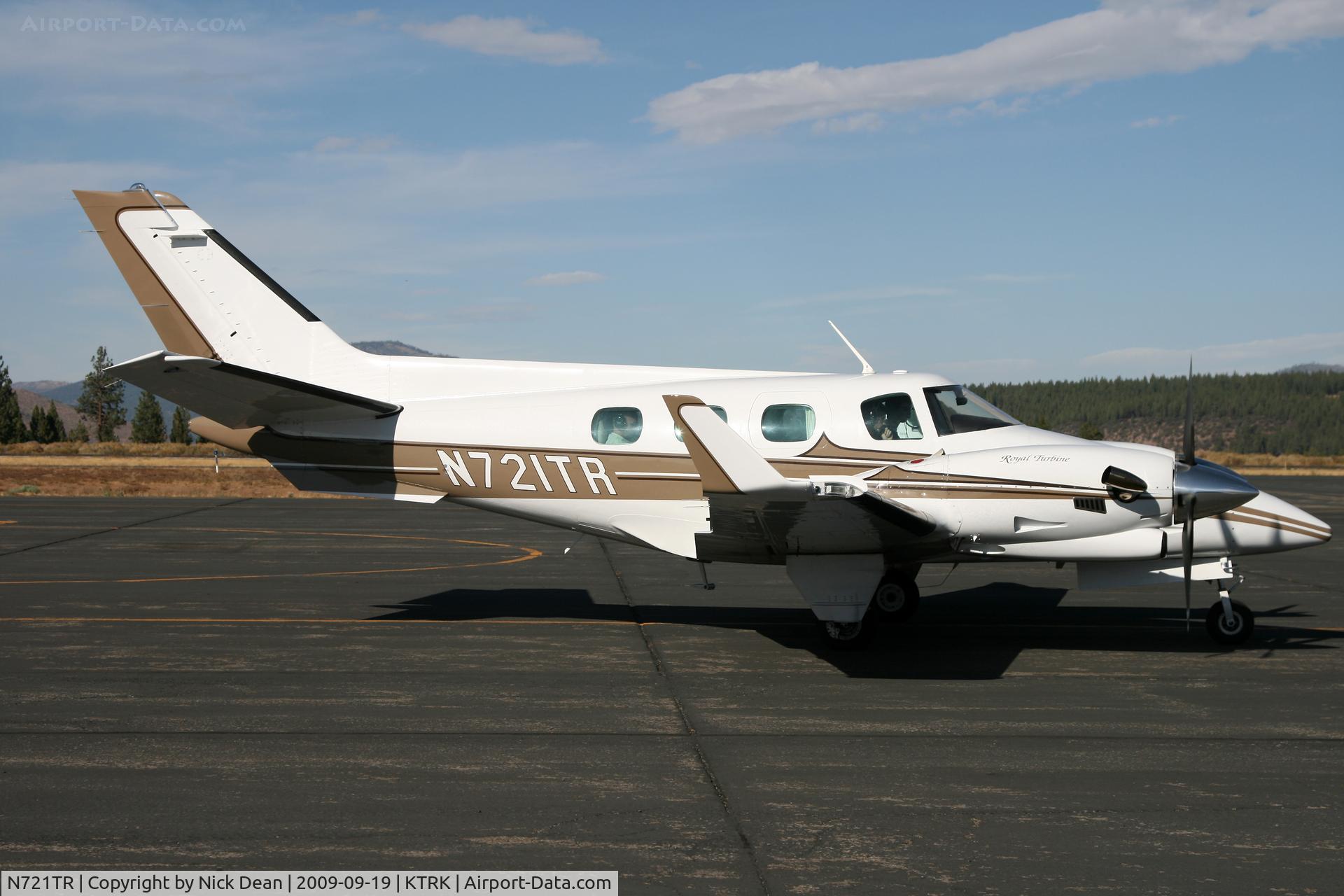 N721TR, 1981 Beech B-60 Duke C/N P-571, KTRK