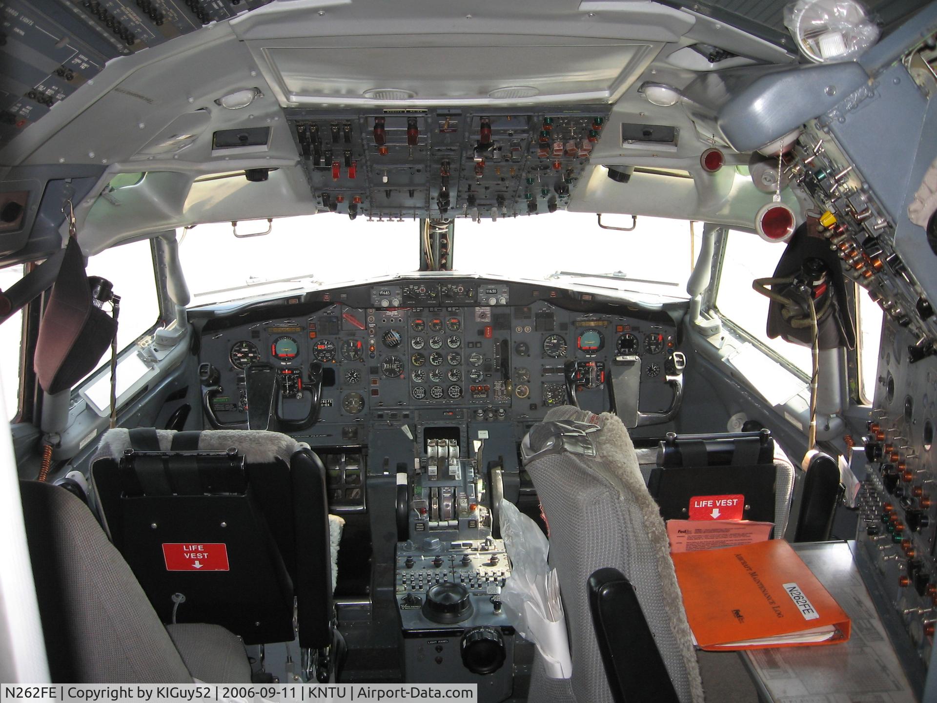 N262FE, 1979 Boeing 727-233F C/N 21624, NAS Oceana Airshow
