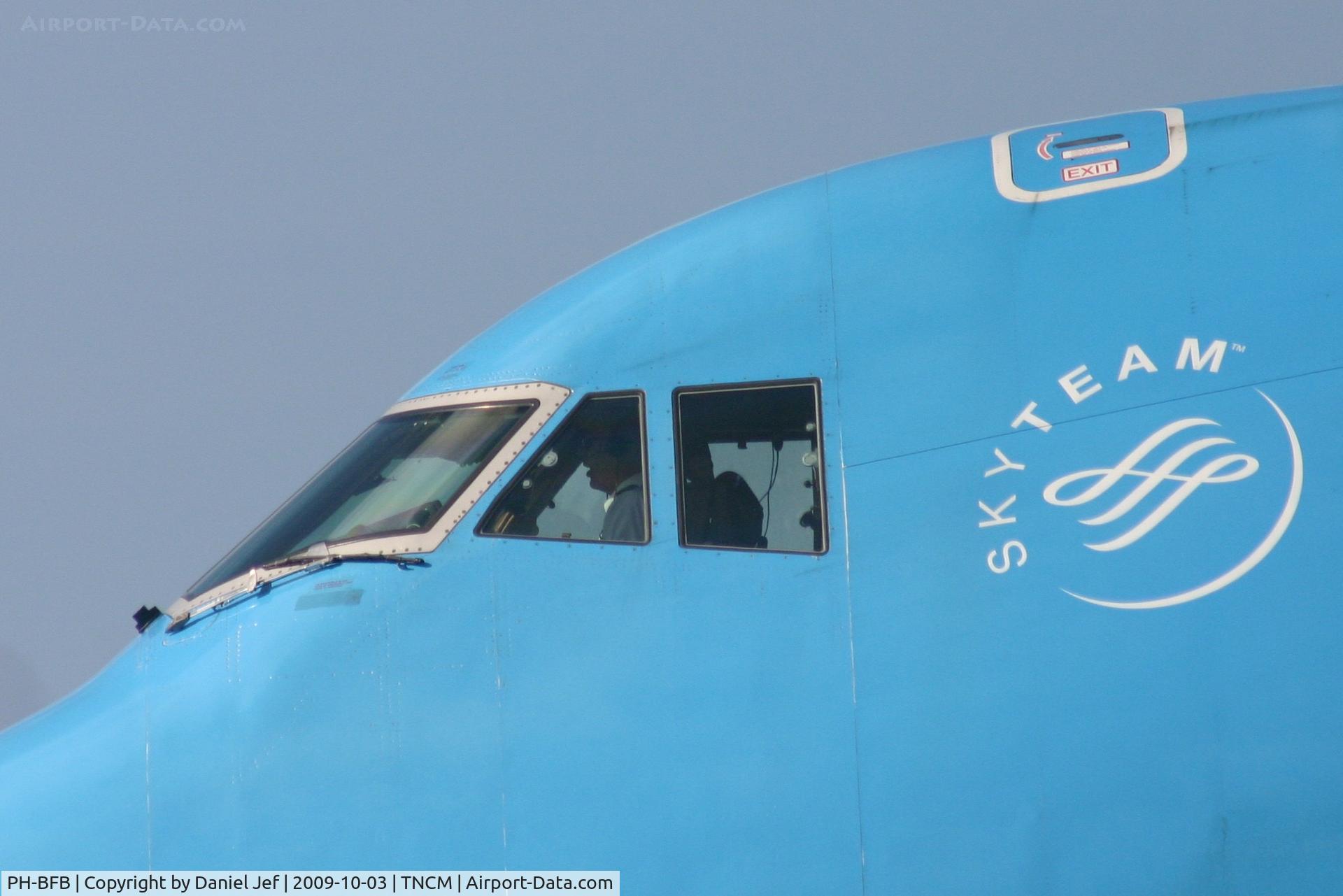 PH-BFB, 1989 Boeing 747-406 C/N 24000, up close and personal