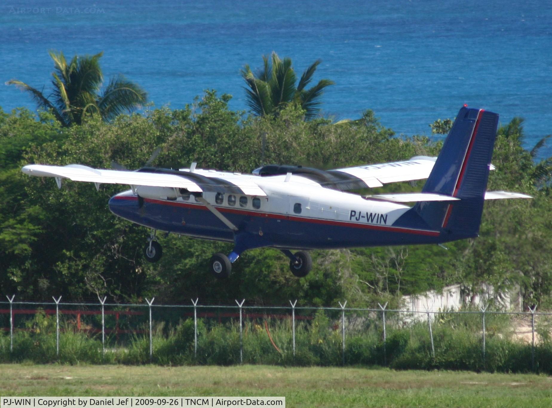 PJ-WIN, 1976 De Havilland Canada DHC-6-300 Twin Otter C/N 518, lift off