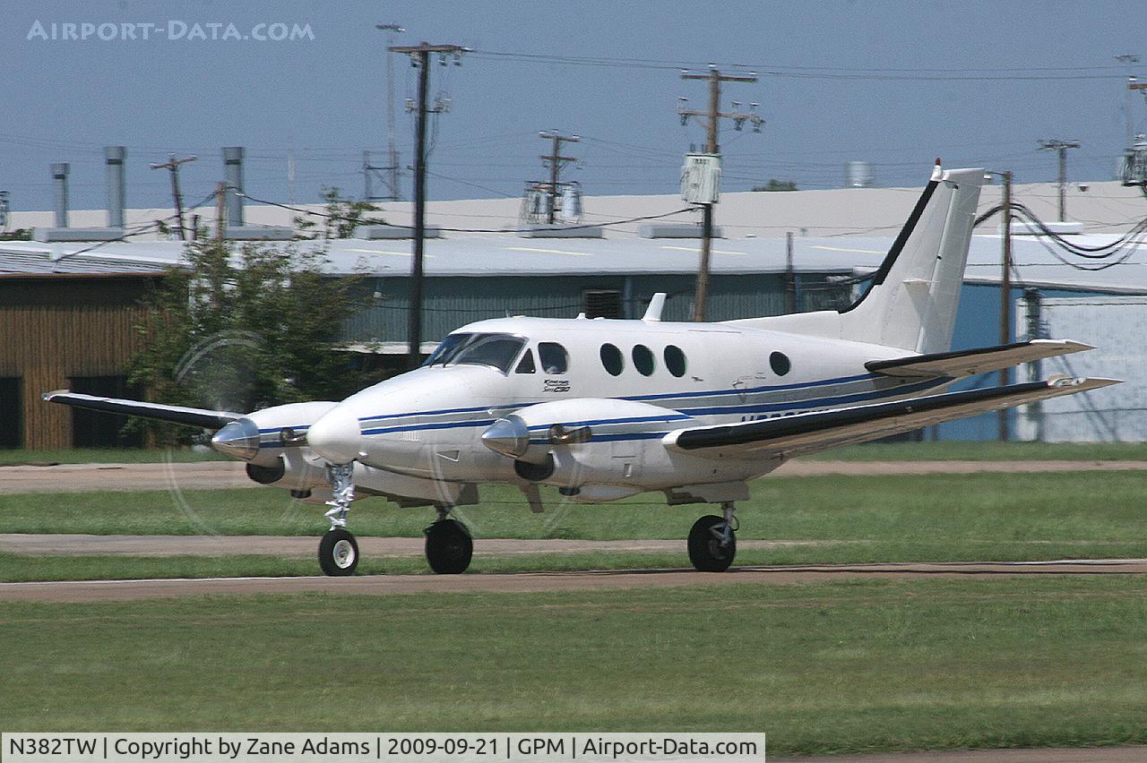 N382TW, 1975 Beech E90 King Air C/N LW-141, At Grand Prairie Municipal