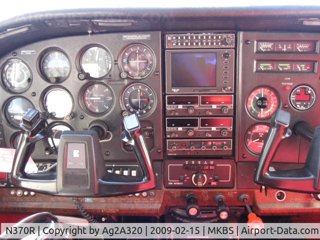 N370R, 1980 Cessna U206G Stationair C/N U20605501, panel shot
