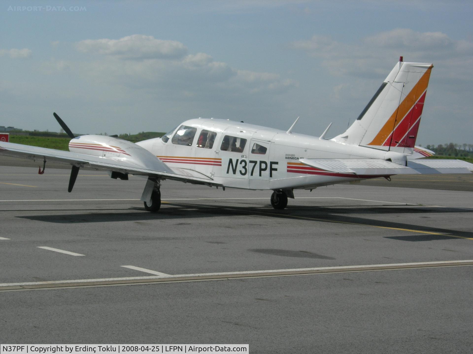N37PF, 1980 Piper PA-34-200T C/N 34-8070359, Seen at Toussus-le-Noble