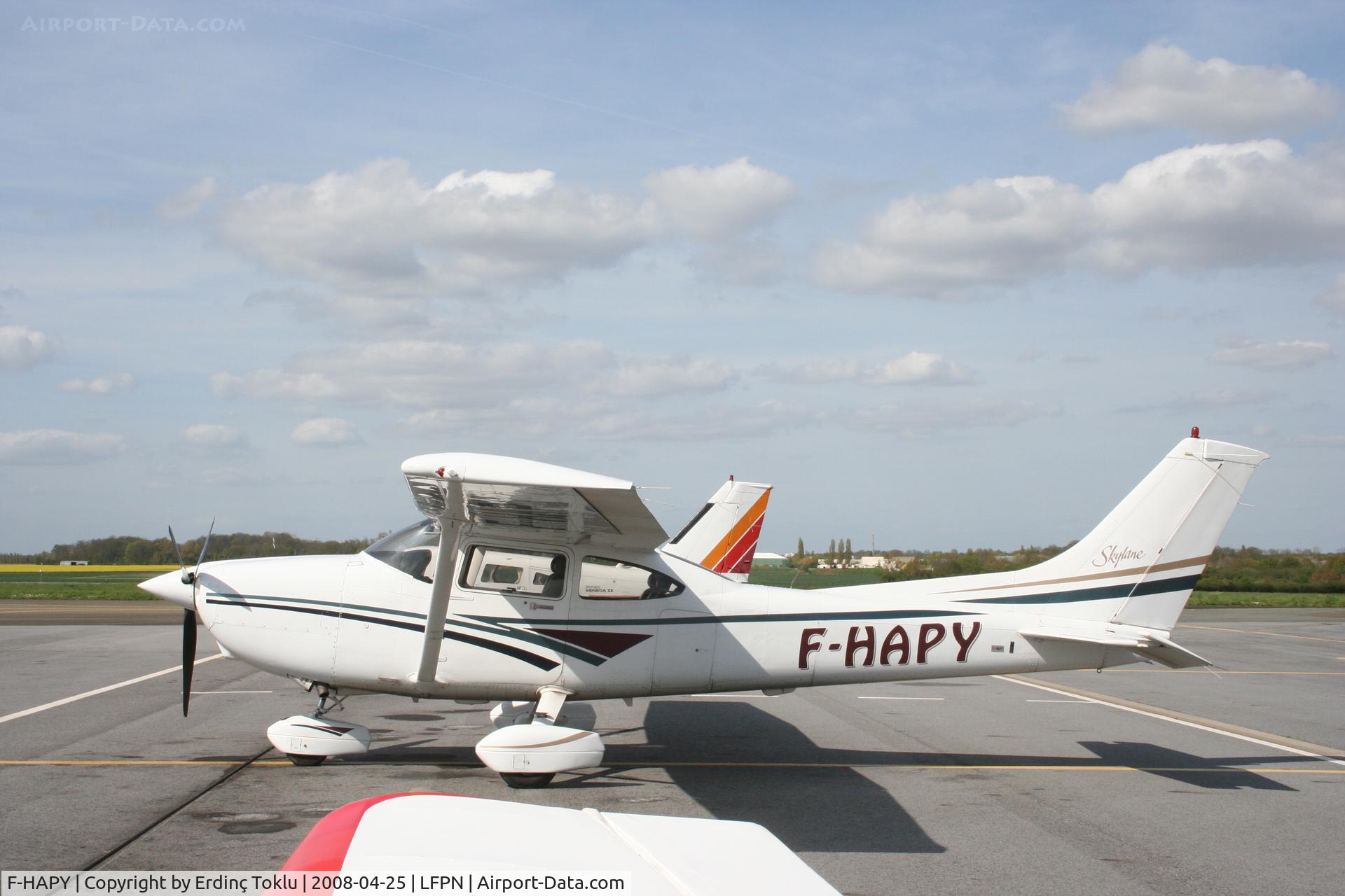 F-HAPY, Cessna 182S Skylane C/N 182-80334, Seen at Toussus-le-Noble