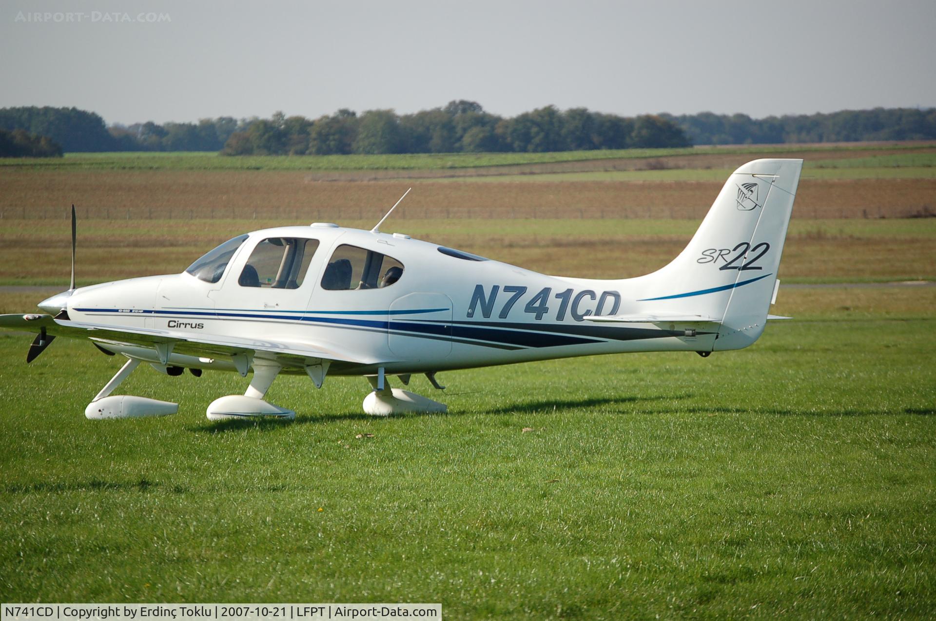 N741CD, 2001 Cirrus SR22 GTS C/N 0137, Seen at Pontoise (Rugby World Cup Final)