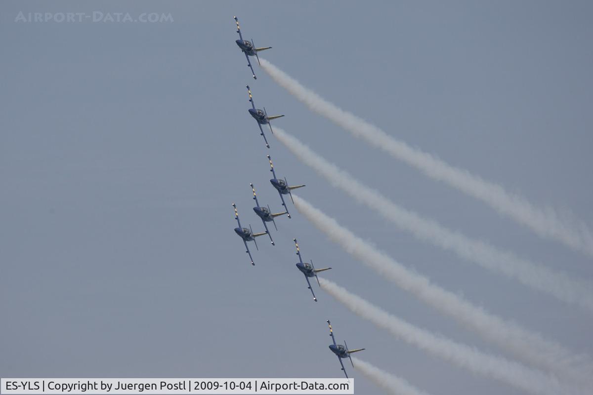 ES-YLS, Aero L-39 Albatros C/N 691881, Red Bull Air Race Barcelona 2009 - Breitling Jet Team Aero L-39C Albatros