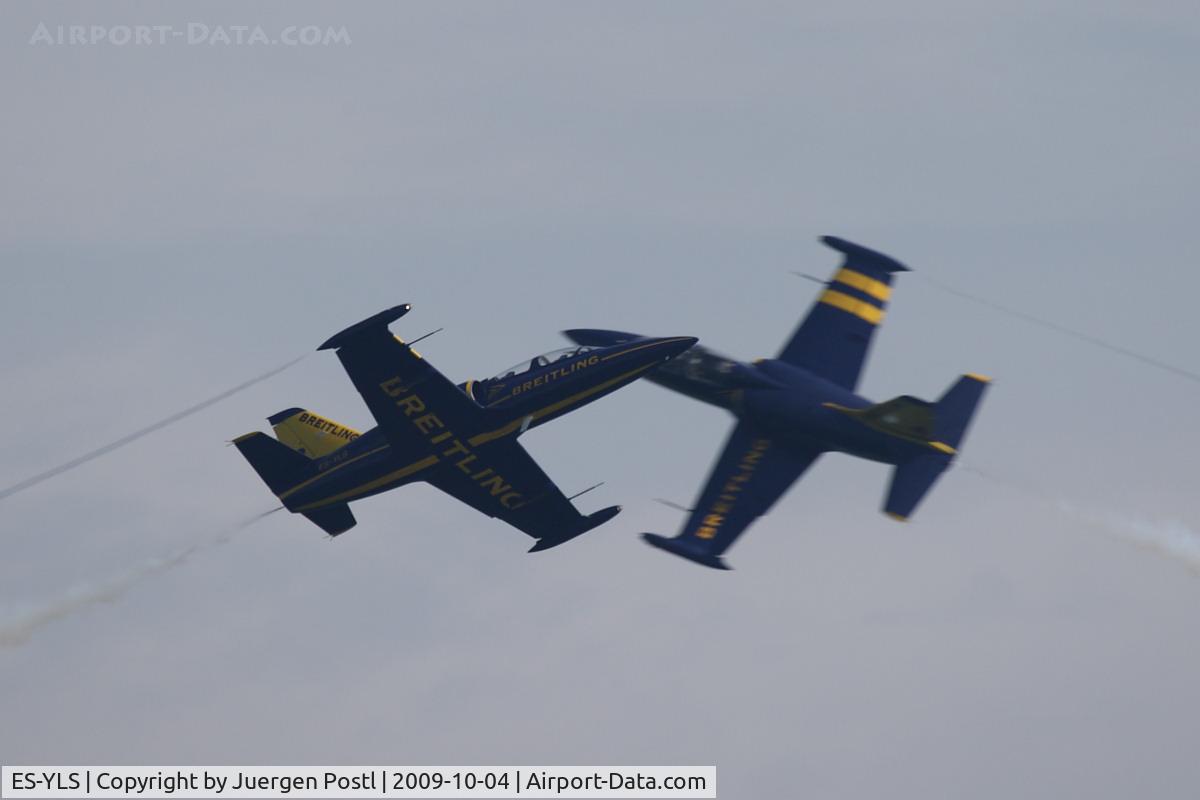 ES-YLS, Aero L-39 Albatros C/N 691881, Red Bull Air Race Barcelona 2009 - Breitling Jet Team Aero L-39C Albatros