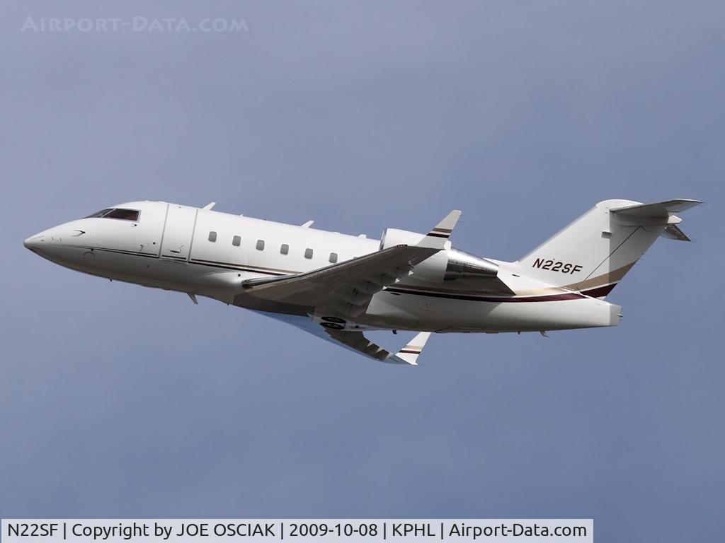N22SF, 2004 Bombardier Challenger 604 (CL-600-2B16) C/N 5589, Leaving PHL