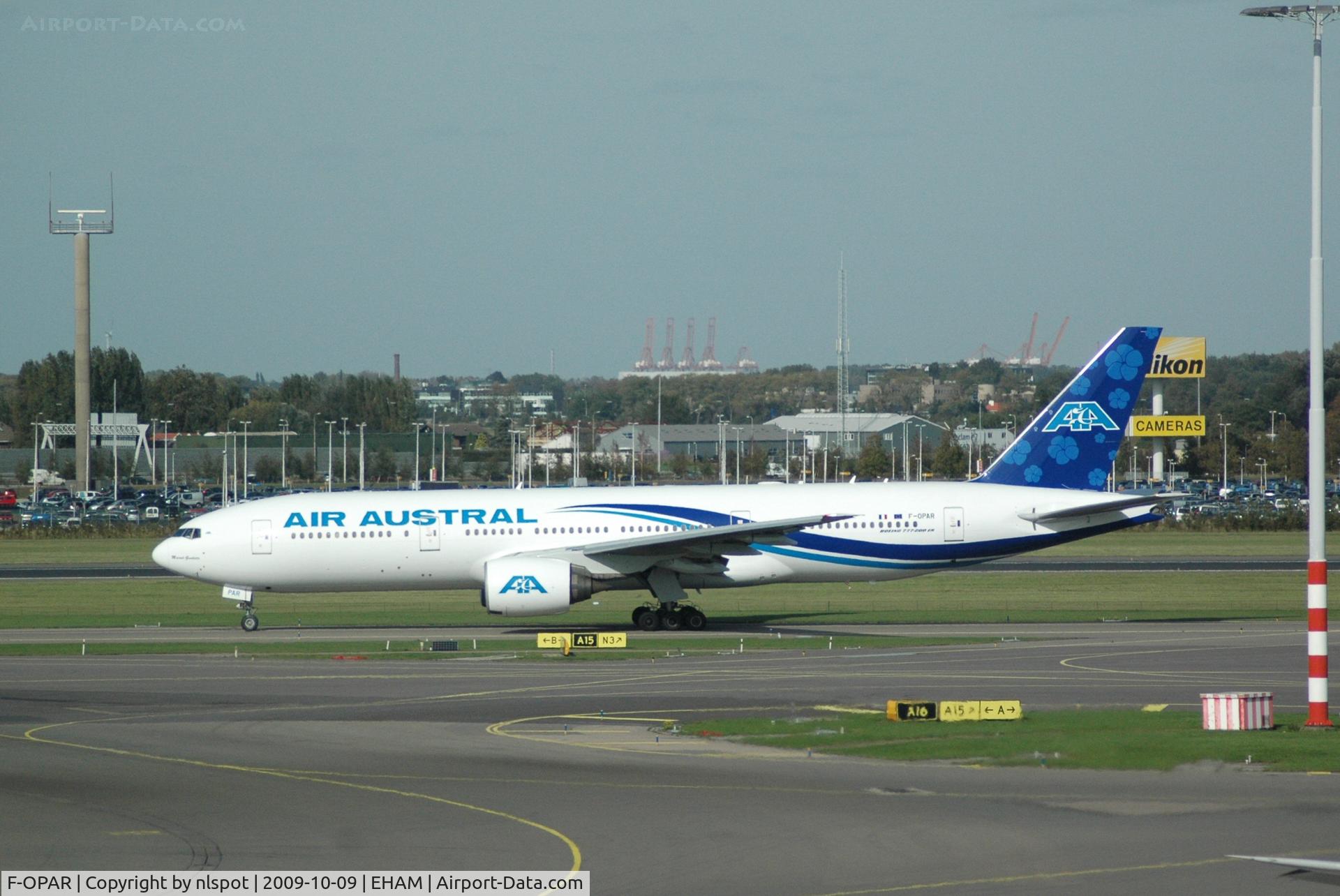 F-OPAR, 1999 Boeing 777-2Q8/ER C/N 29908, in new colours.
