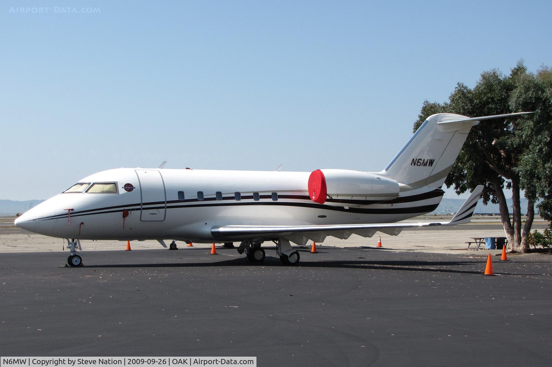 N6MW, 1982 Canadair Challenger 600S (CL-600-1A11) C/N 1057, 1982 Canadair Ltd CL-600 CHALLENGER at North Field (visting from Oshkosh, WI)