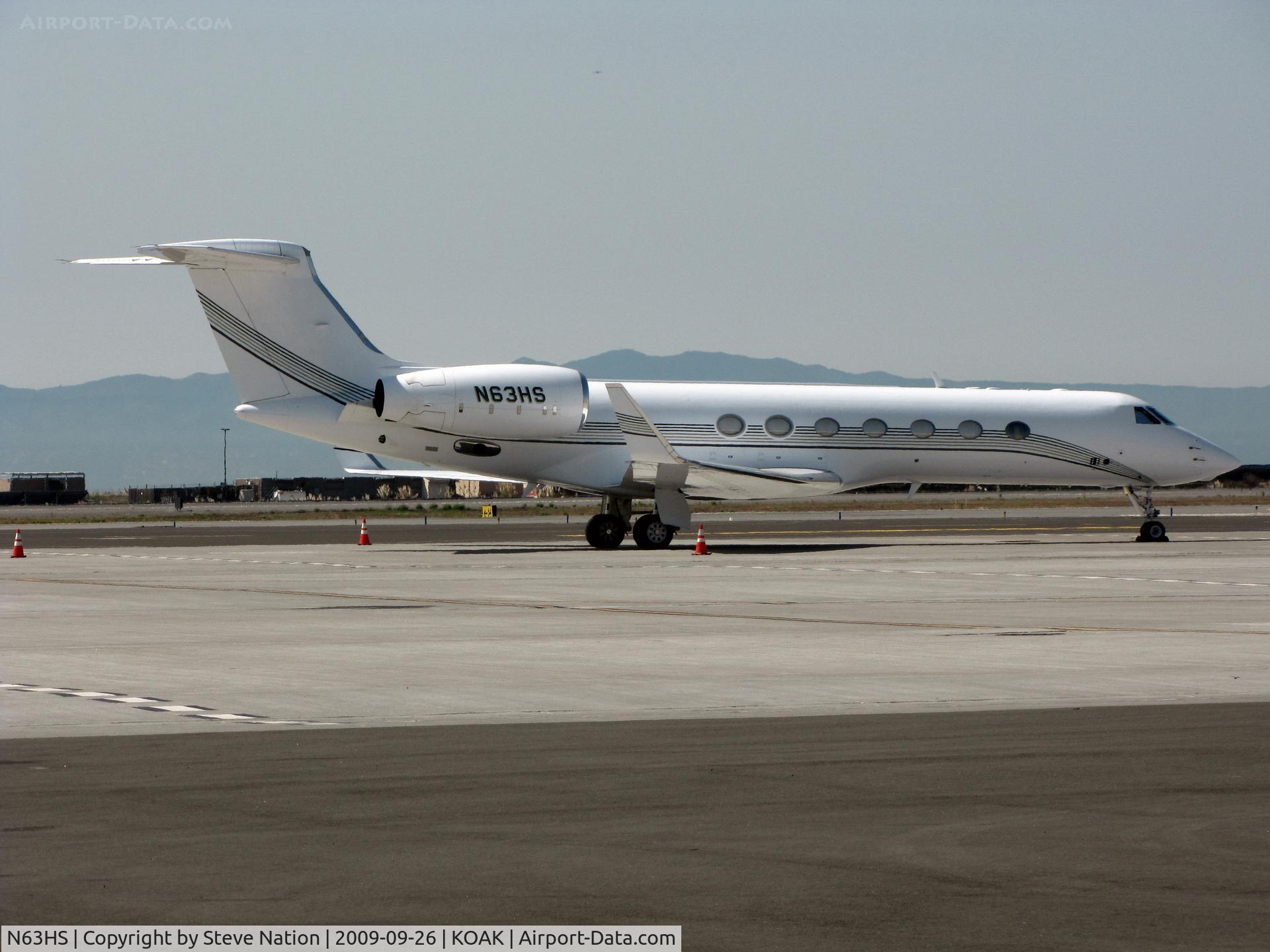 N63HS, 2004 Gulfstream Aerospace GV-SP (G550) C/N 5013, 2004 Gulfstream Aerospace GV-SP (G550) on North Field visitor's ramp