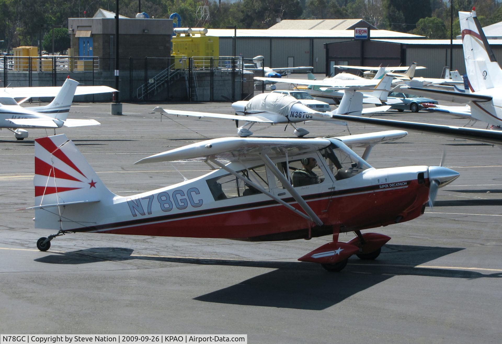 N78GC, 2001 American Champion 8KCAB Super Decathlon C/N 892-2001, 2001 American Champion Aircraft 8KCAB taxiing