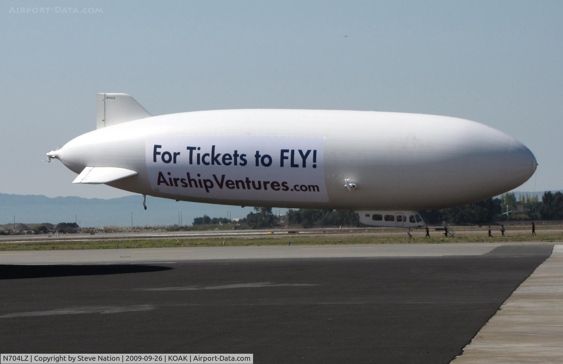 N704LZ, 2008 Zeppelin LZ N07-100 C/N 004, Moffett Field, CA-based 2008 Zlt Zeppelin Luftschifftechnik LZ N07-100 with 