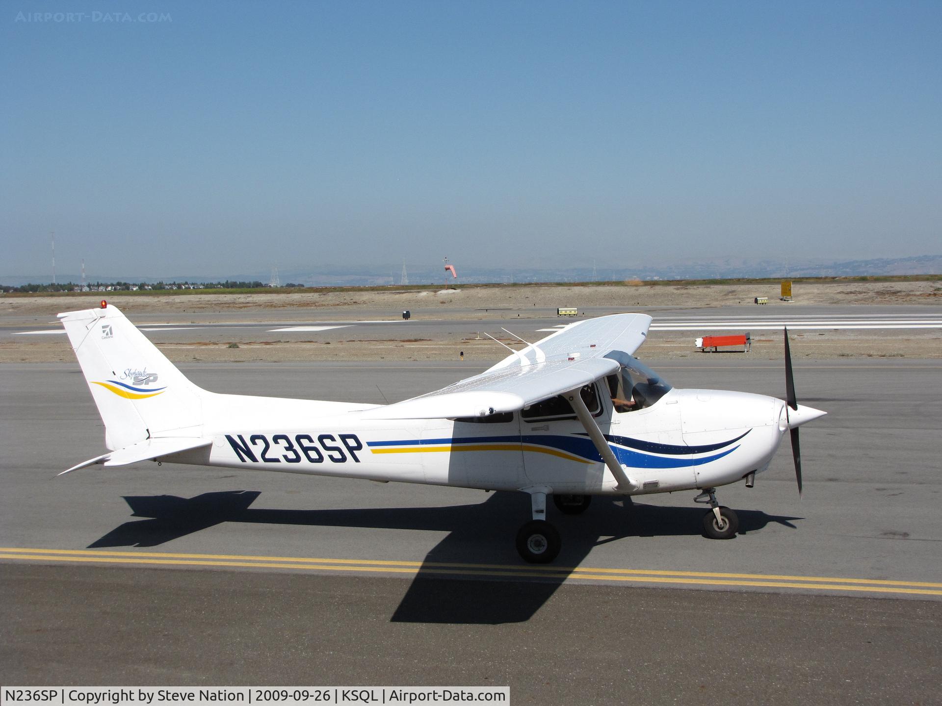 N236SP, 1999 Cessna 172S C/N 172S8213, Locally-based 1999 cessna 172S taxiing
