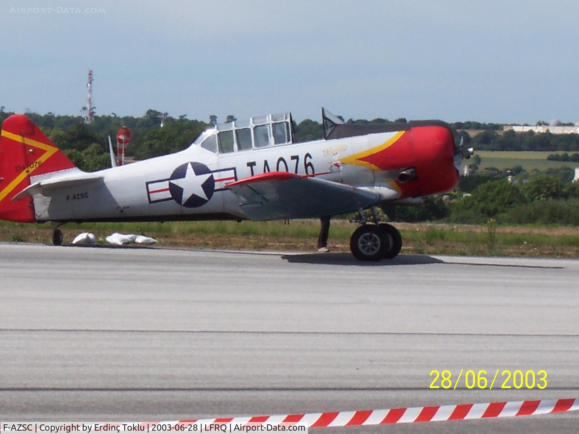 F-AZSC, North American AT-6D Texan C/N 88-15943 (41-34672), Seen at Quimper