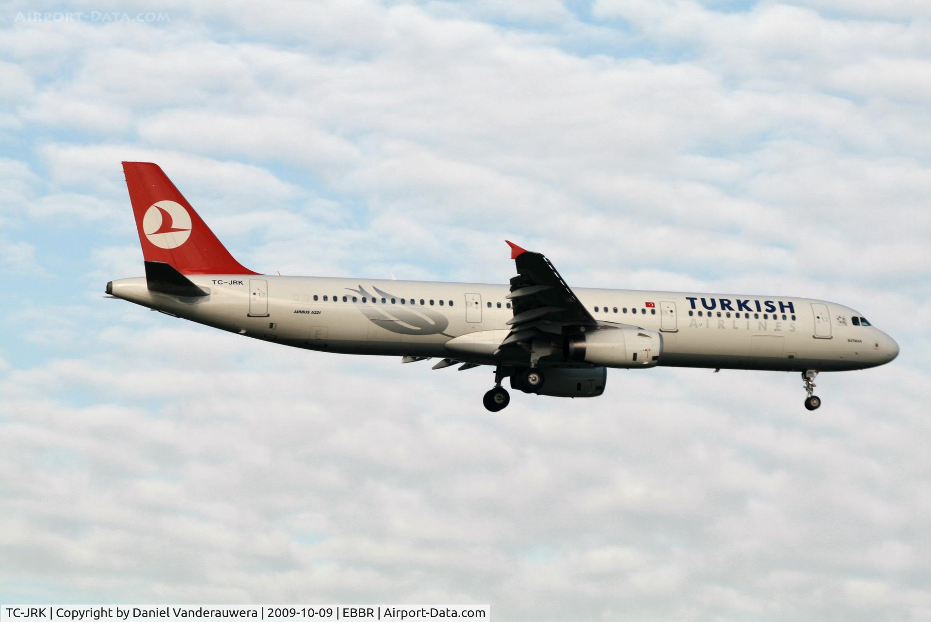 TC-JRK, 2008 Airbus A321-231 C/N 3525, flight TK1937 is descending to rwy 02