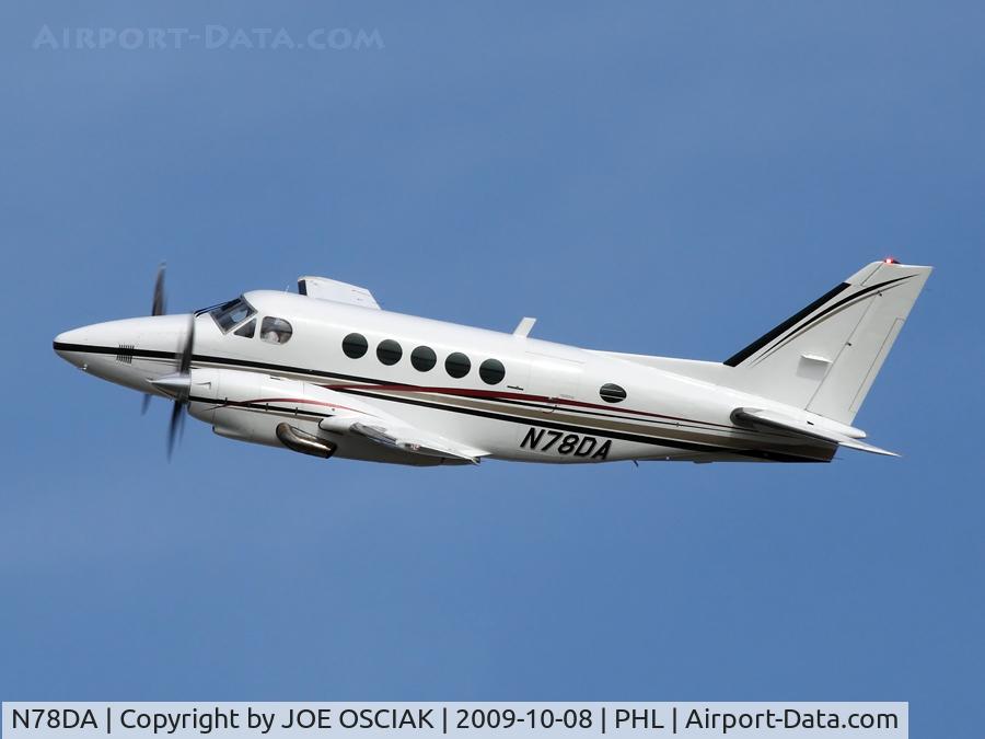 N78DA, 1976 Beech B100 King Air King Air C/N BE-11, Leaving PHL