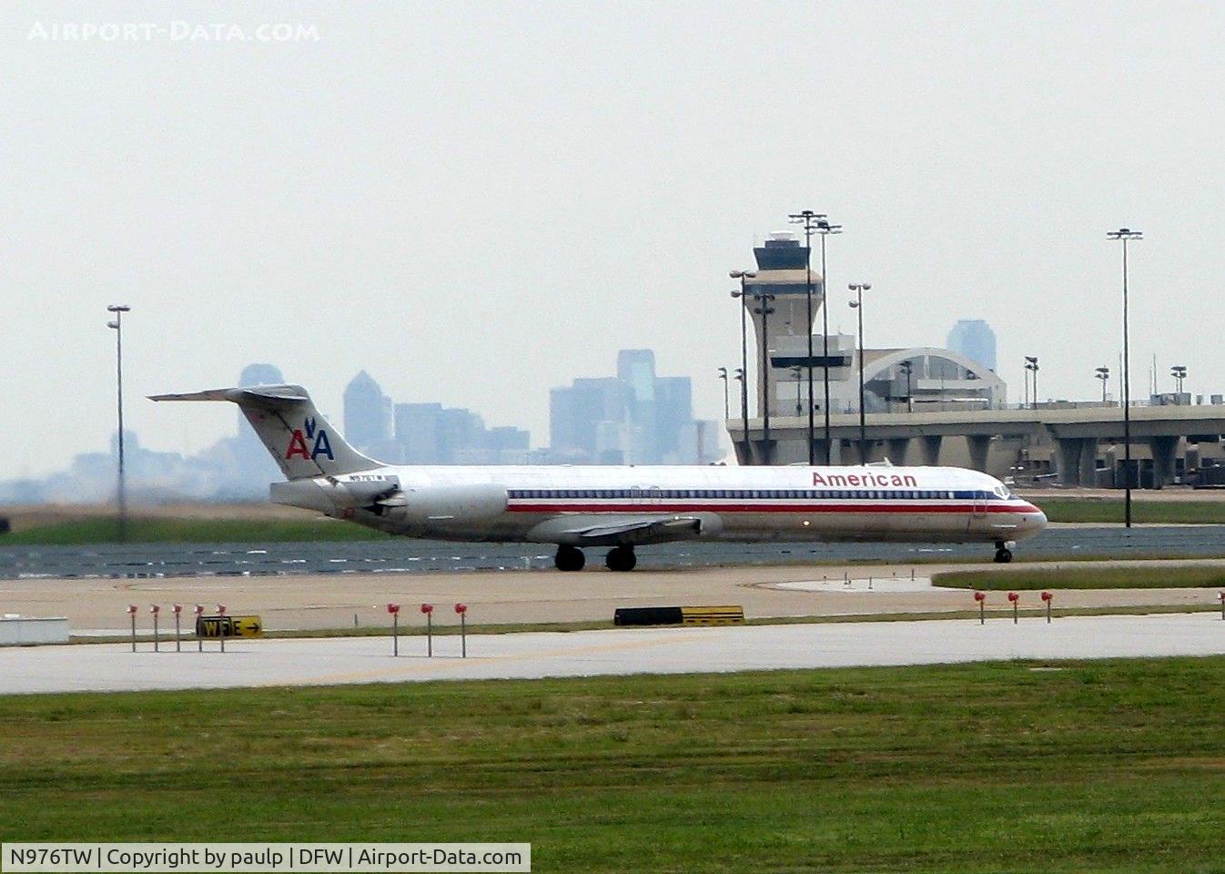 N976TW, 1999 McDonnell Douglas MD-83 (DC-9-83) C/N 53626, About to take off on 18L at DFW.