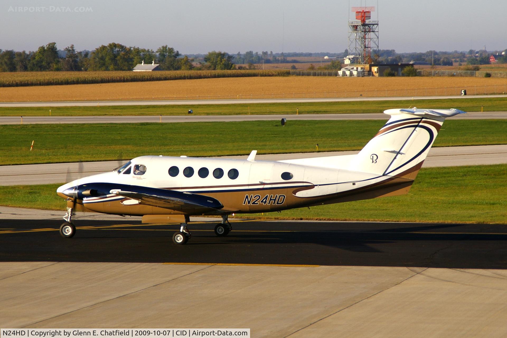 N24HD, 2007 Hawker Beechcraft B200GT King Air C/N BY-18, Taxiing to Runway 27 for departure