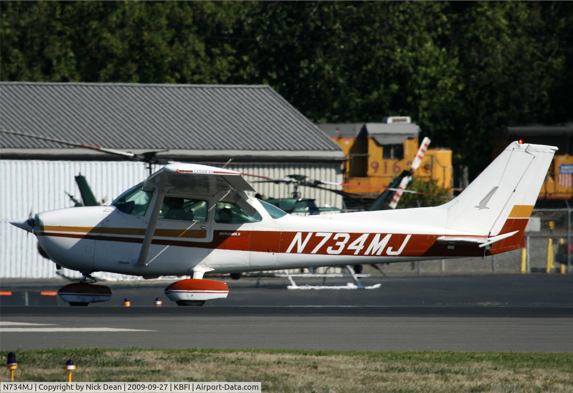 N734MJ, 1977 Cessna 172N C/N 17268958, KBFI