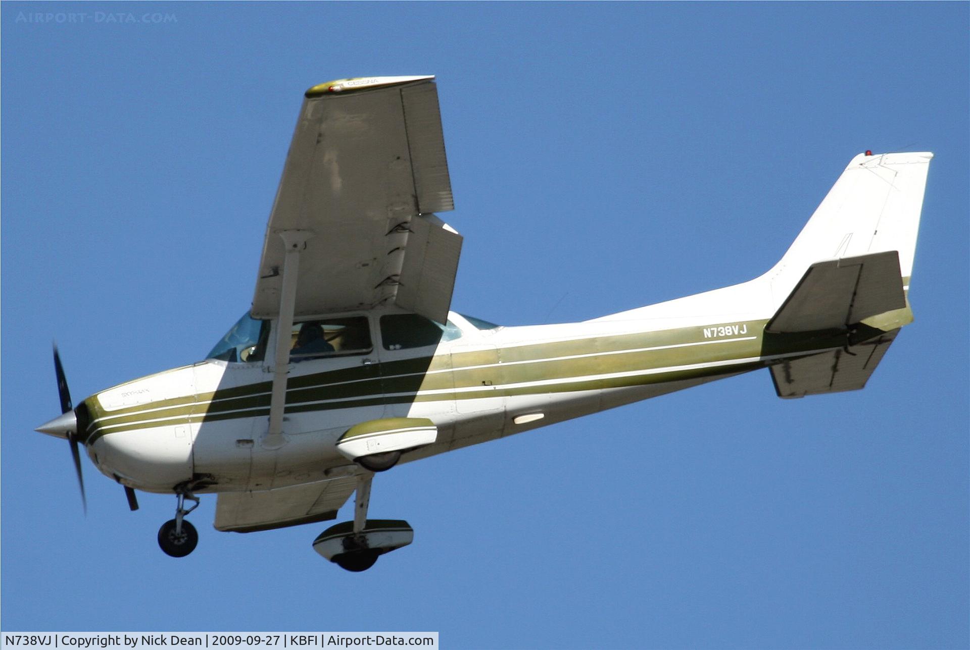 N738VJ, 1978 Cessna 172N C/N 17270269, KBFI