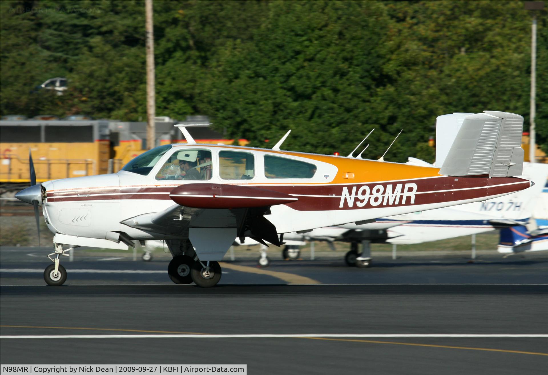 N98MR, 1978 Beech V35B Bonanza C/N D-10119, KBFI