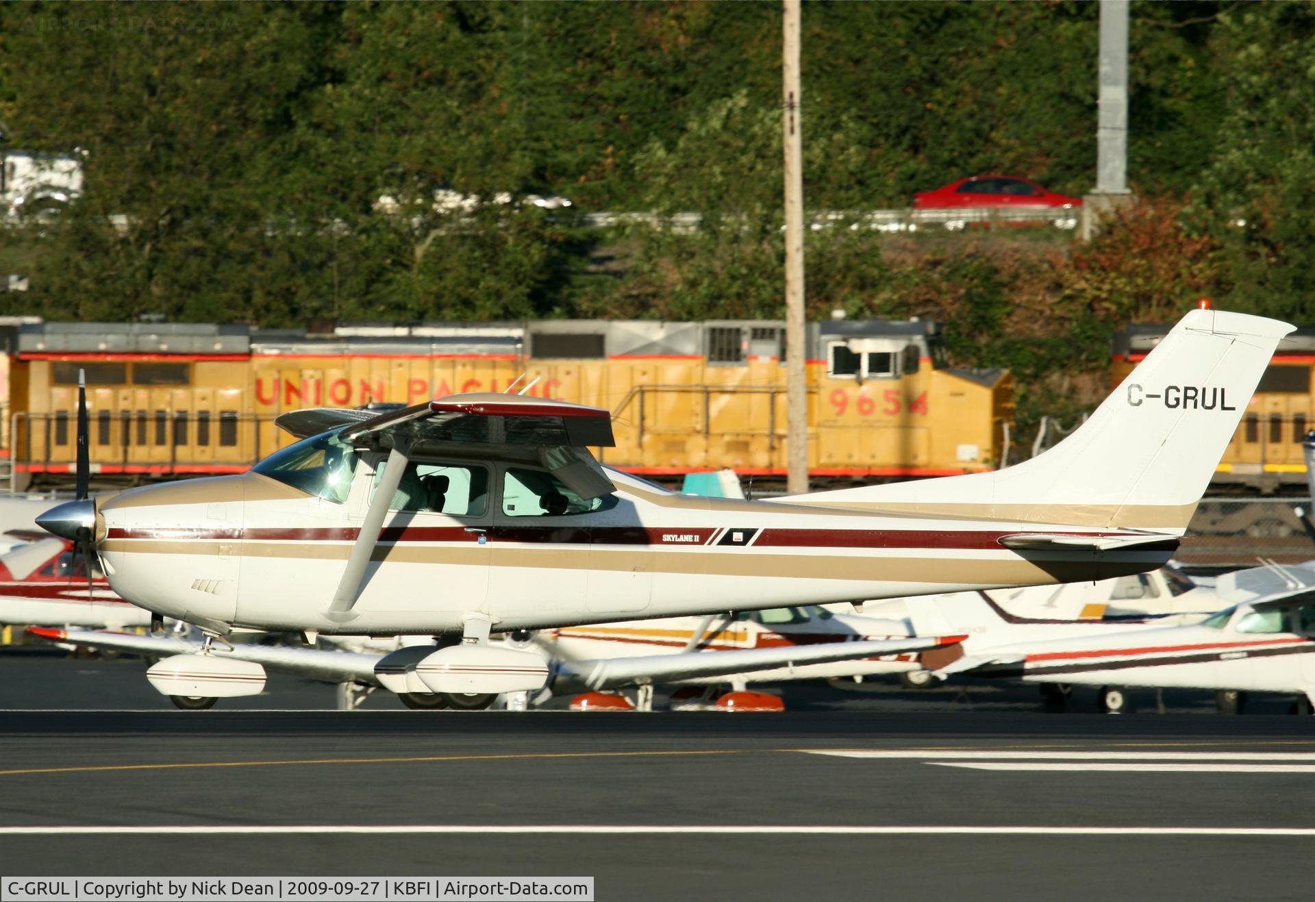 C-GRUL, 1980 Cessna 182Q Skylane C/N 18267416, KBFI