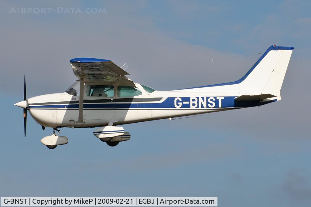 G-BNST, 1979 Cessna 172N Skyhawk C/N 172-73661, Final approach to Staverton.