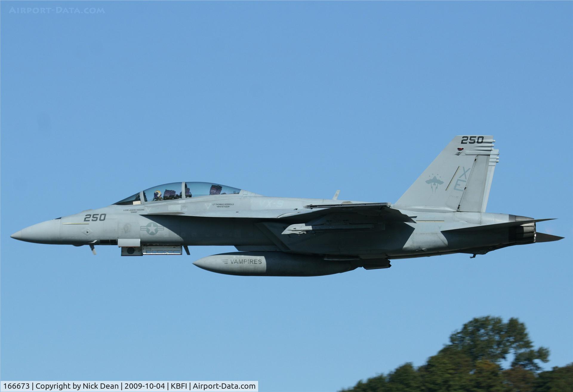 166673, Boeing F/A-18F Super Hornet C/N F151, KBFI