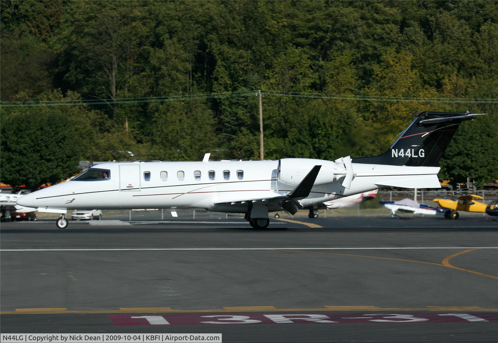 N44LG, 2009 Learjet 40 C/N 40-2125, KBFI