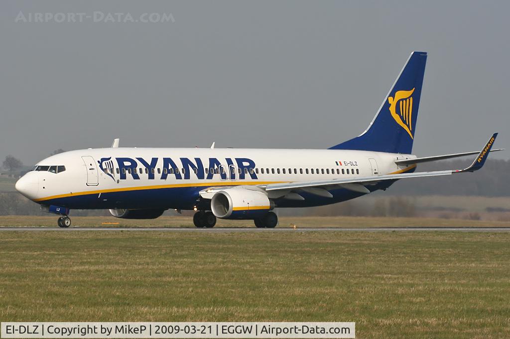 EI-DLZ, 2006 Boeing 737-8AS C/N 33622, Departing on Runway 26.