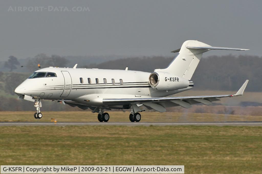 G-KSFR, 2008 Bombardier Challenger 300 (BD-100-1A10) C/N 20189, Approaching touchdown on Runway 26.