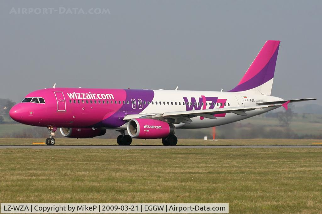 LZ-WZA, 2005 Airbus A320-232 C/N 2571, Rolling on Runway 26.