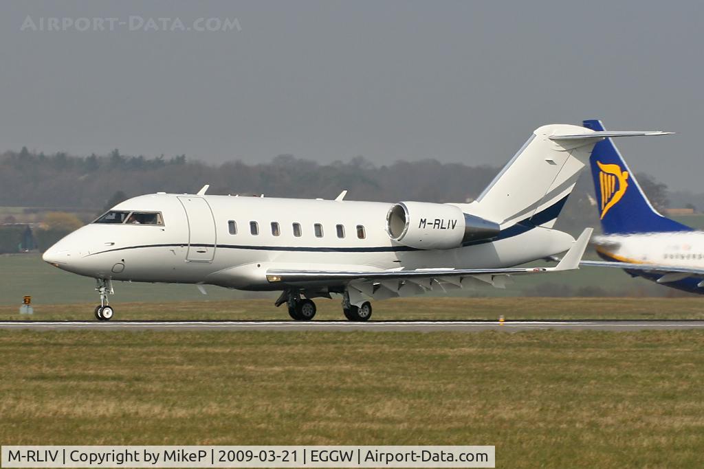 M-RLIV, 2007 Bombardier Challenger 605 (CL-600-2B16) C/N 5731, Arrival on Runway 26.