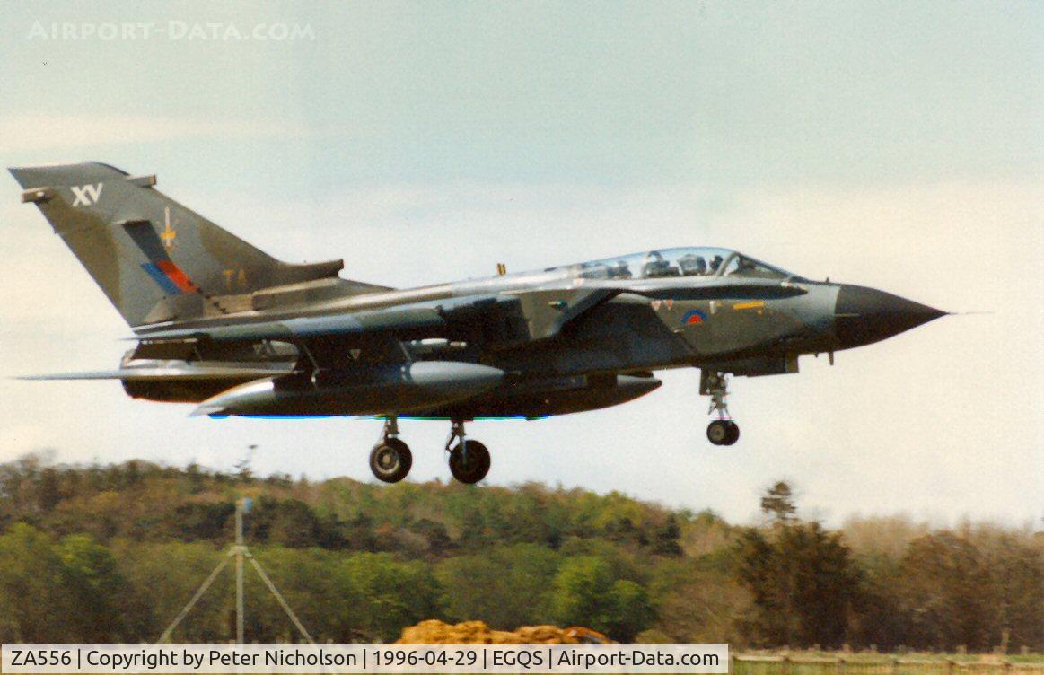 ZA556, 1981 Panavia Tornado GR.1 C/N 075/BS020/3040, Tornado GR.1 of 15[R] Squadron landing on Runway 05 at Lossiemouth in April 1996.