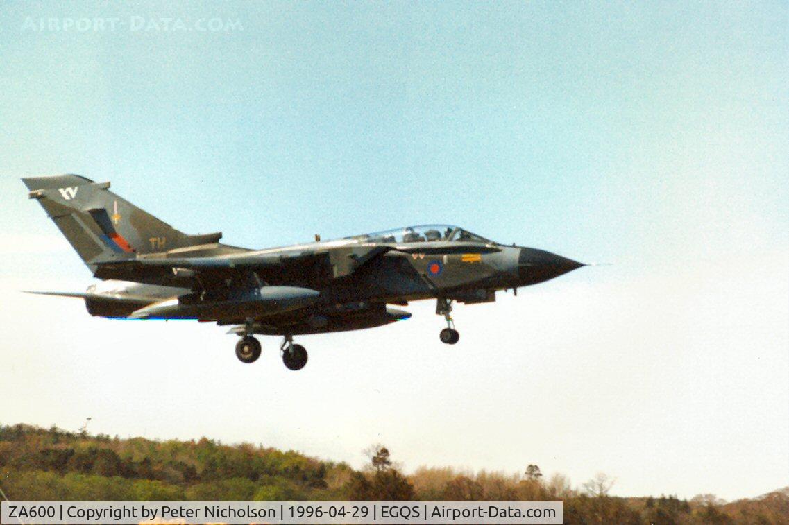 ZA600, 1982 Panavia Tornado GR.1 C/N 122/BS039/2123, Tornado GR.1 of 15[R] Squadron landing on Runway 05 at Lossiemouth in April 1996.