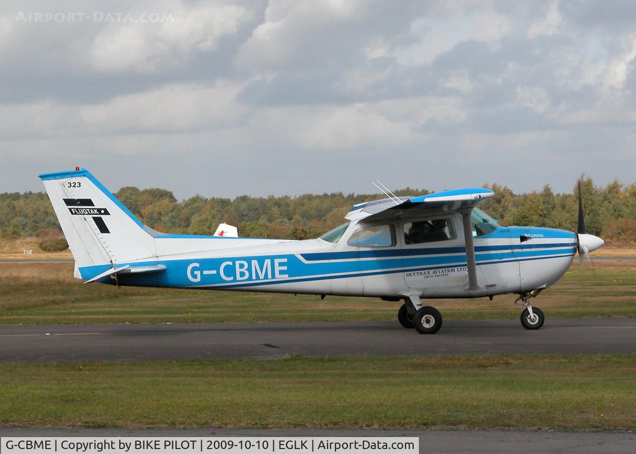 G-CBME, 1973 Reims F172M Skyhawk Skyhawk C/N 1060, TAXYING PAST THE CAFE